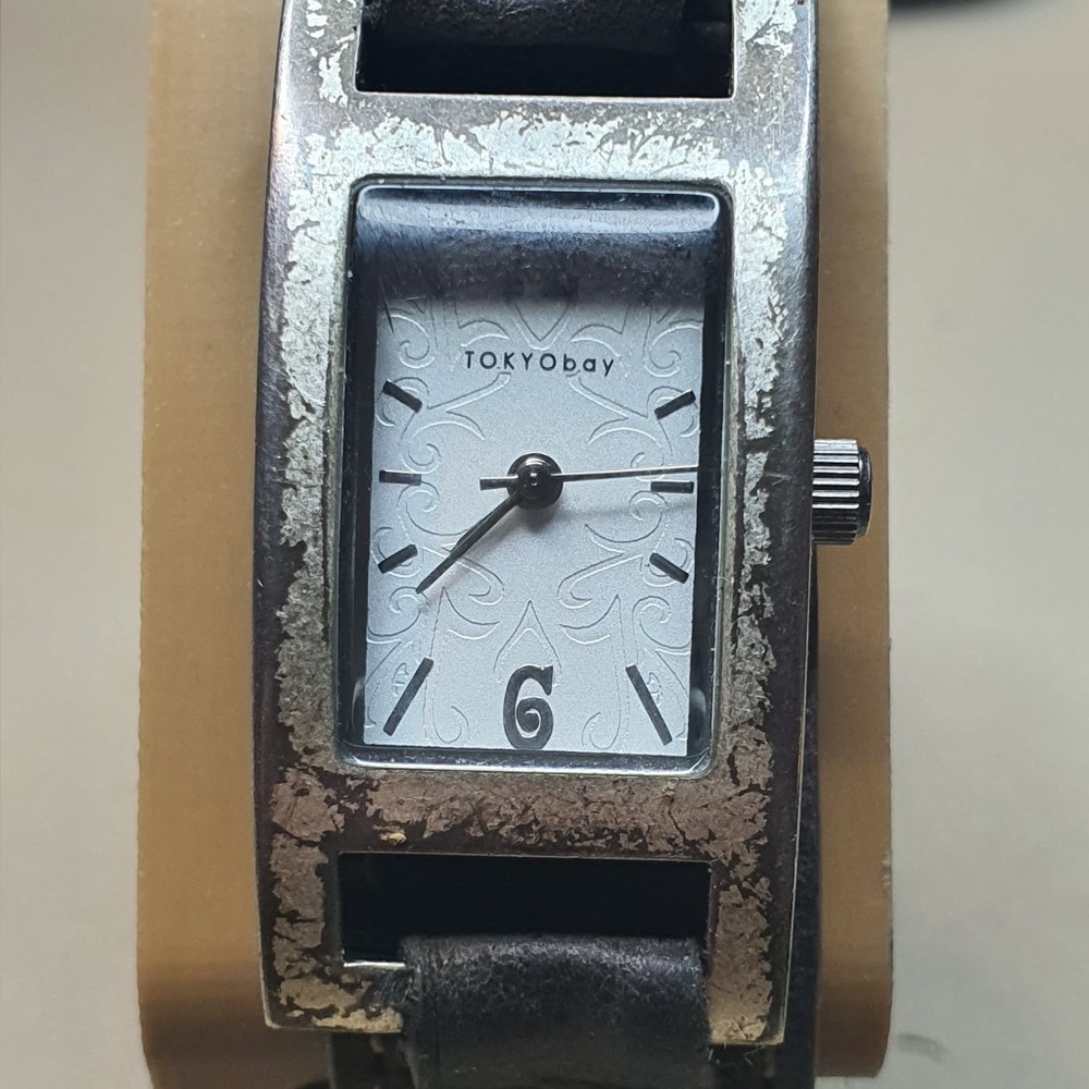 🦋10/$20🦋 Tokyo Bay Silver/White Leather Women's Tank Watch